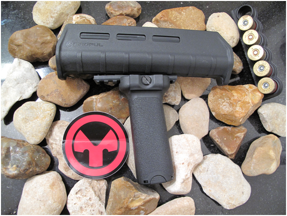 4.png Remington 870 Magpul M-LokForend for 12 Gauge for 12 Gauge +BCM Bravo Company Long Vertical Grip - Image 1