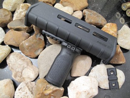 Mossberg 500 & 590 Magpul M-LokForend for 12 Gauge + RVG Foregrip and Rail