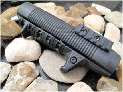Mossberg 500 PicatinnyForend  (Milled aluminum side-rails) + MAGPUL XTM HAND STOP